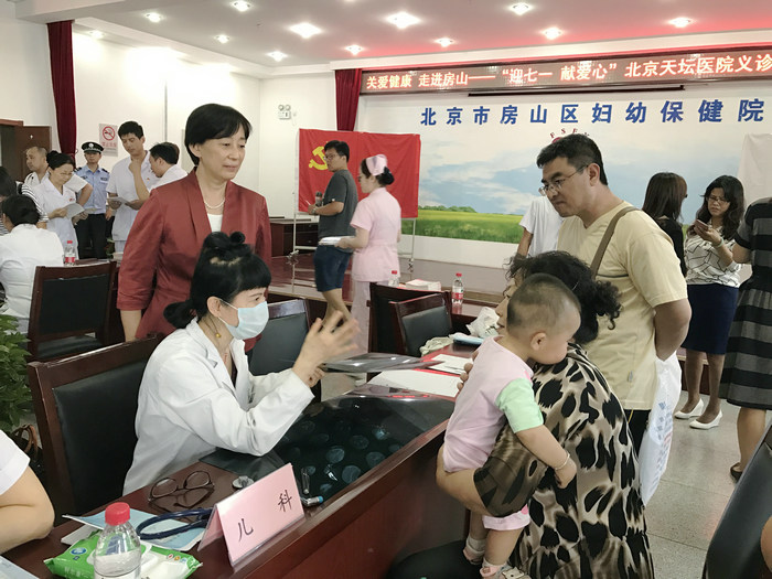 兒科副主任醫師李麗嬙在義診現場.JPG