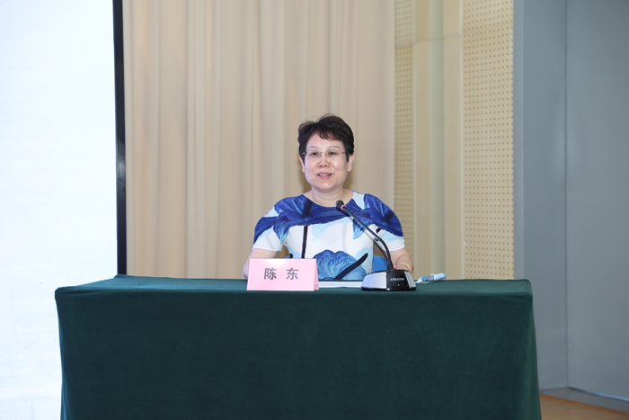 主持討論嘉賓 陳東.JPG