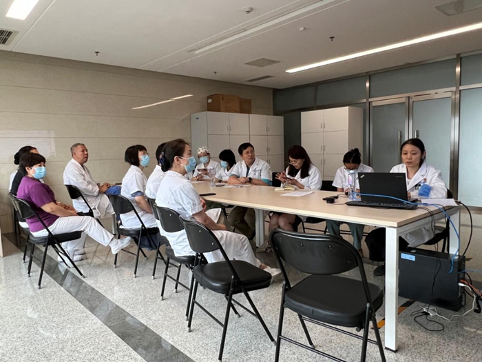 樹牢紅線意識、強化廉潔教育 內科黨總支開展七一主題黨日專題講座活動